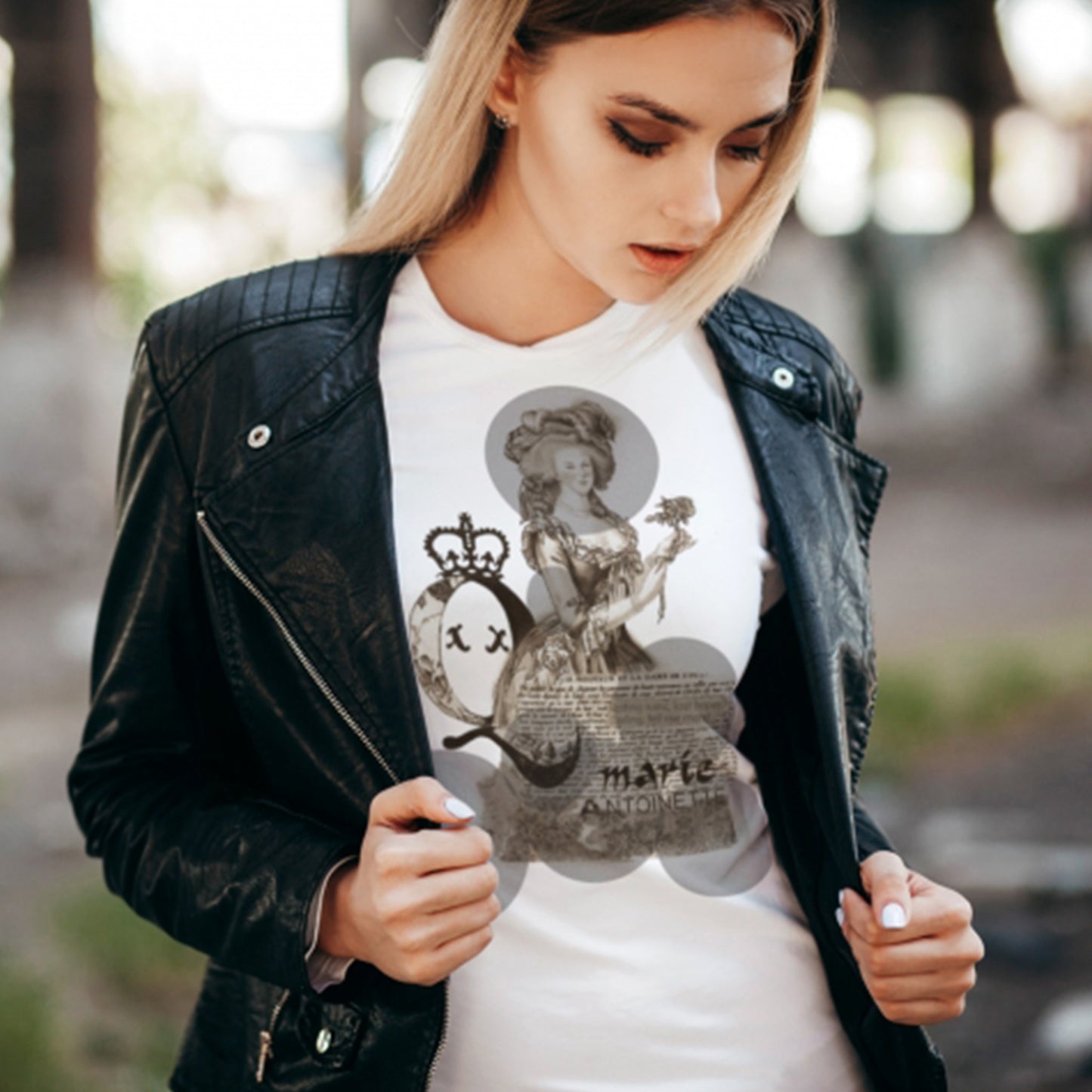 Marie Antoinette Crew Neck T-Shirt-5