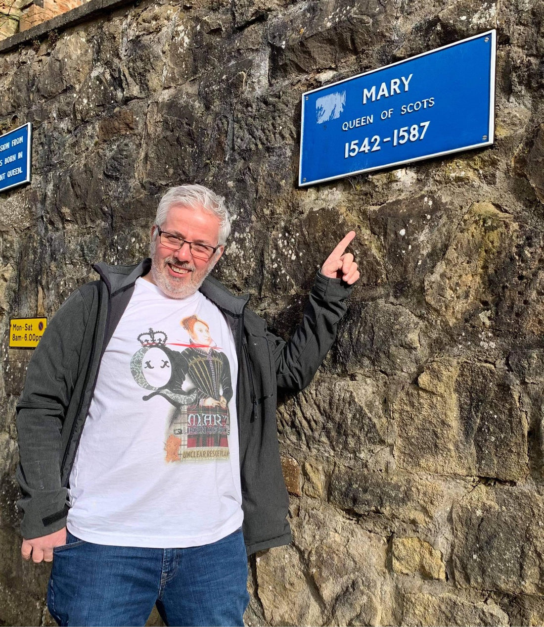 Mary Queen of Scots Statue for Dead Queens T-Shirts